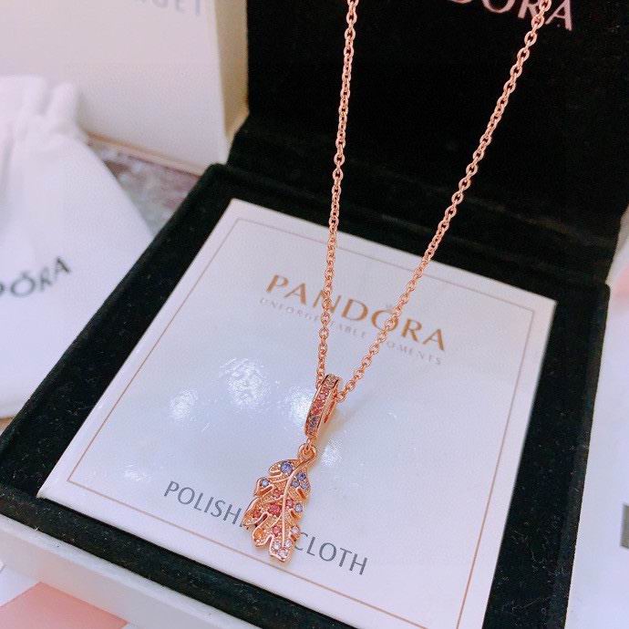 Pandora necklace 02yxx13